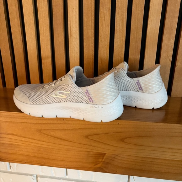 Skechers Women's Light Gray Sneakers - Picture 3 of 6